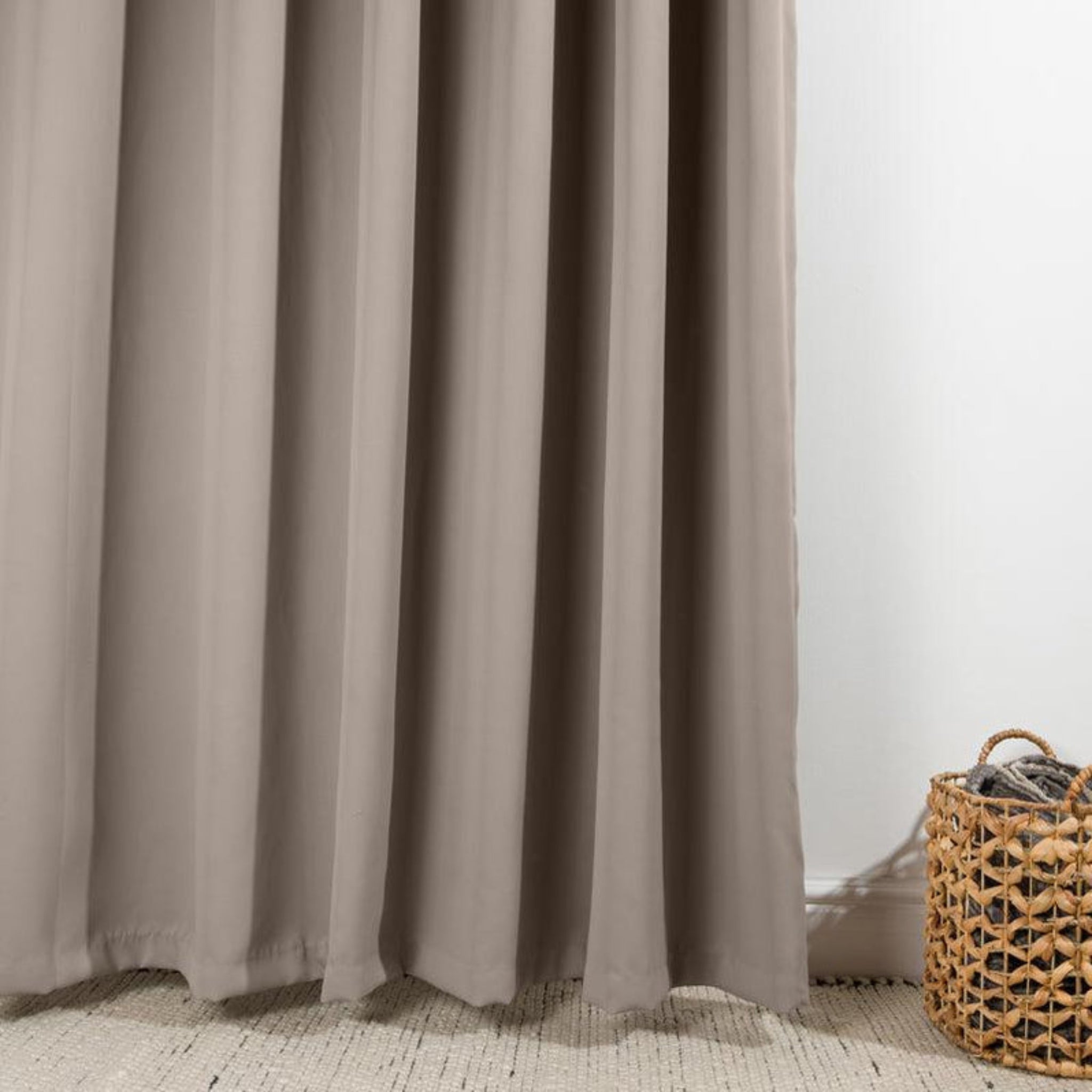 Curtain Taped  ( 140 cm x 218cm ) Drop